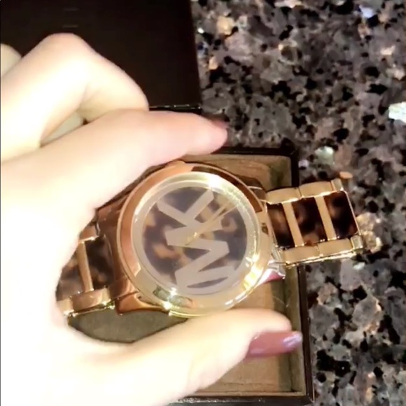 Tortoise Shell limited edition Michael Kors watch - Picture 3 of 3